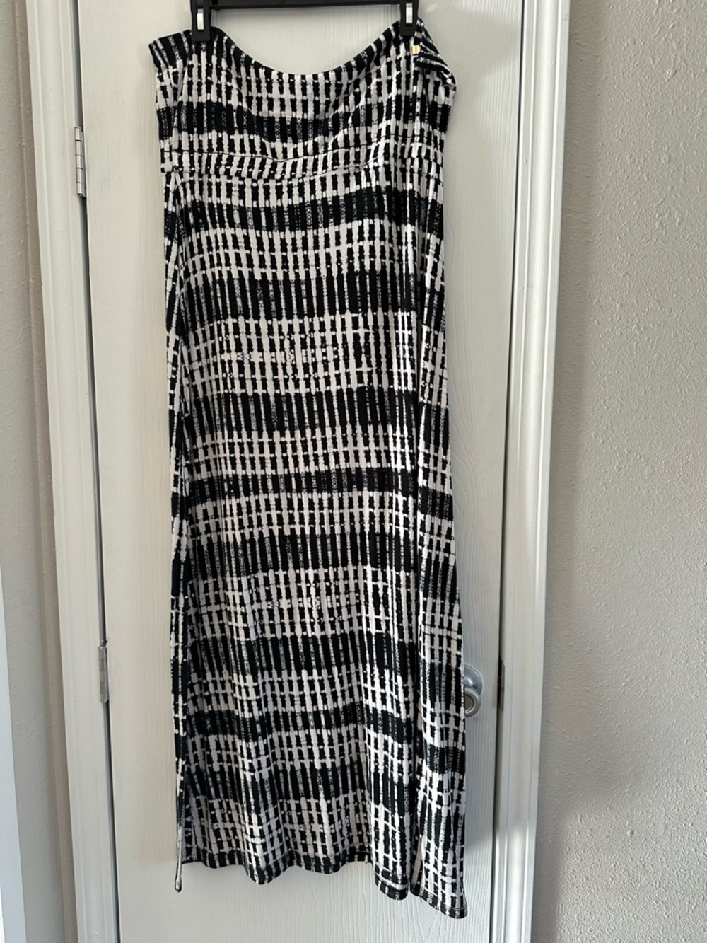 Calvin Klein Black and White Patterned Knit Cardigan